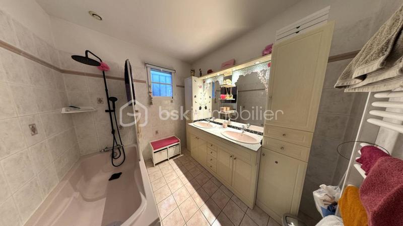 Maison traditionnelle - 99 m² - 4 pièces