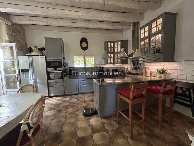 Maison - 246 m² - 6 pièces