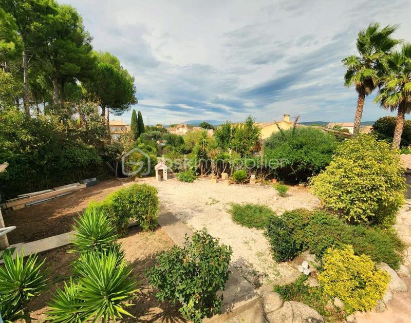 Villa - 214 m² - 9 pièces