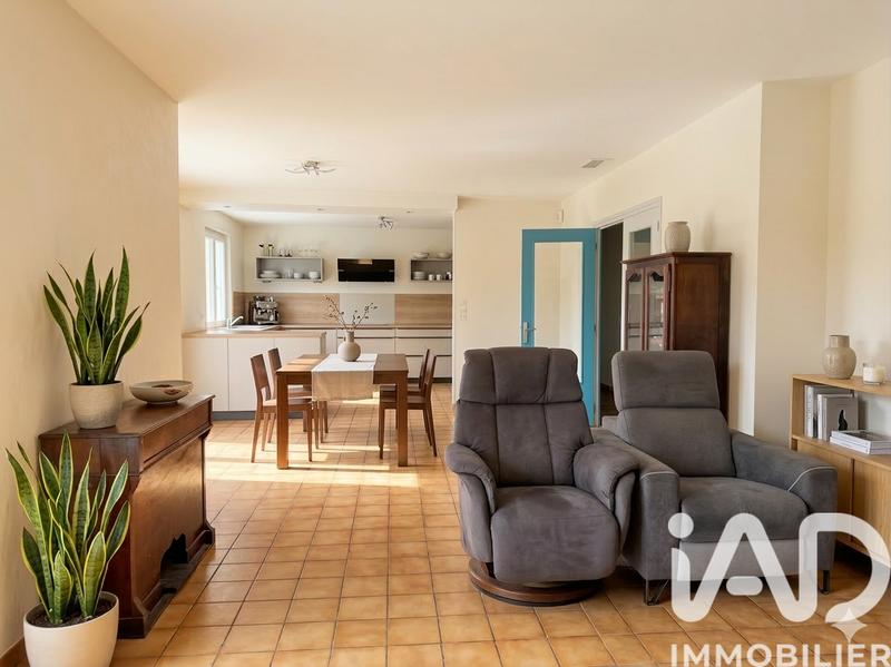 Maison - 99 m² - 5 pièces