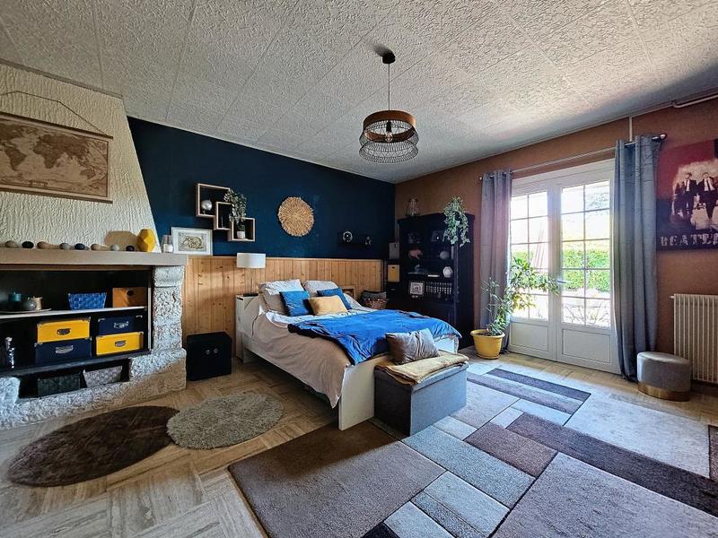 Maison - 240 m² - 8 pièces