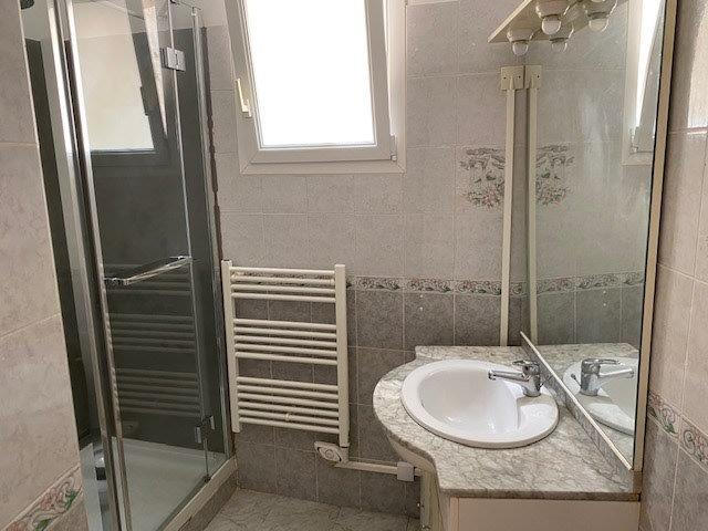 Maison - 230 m² - 10 pièces