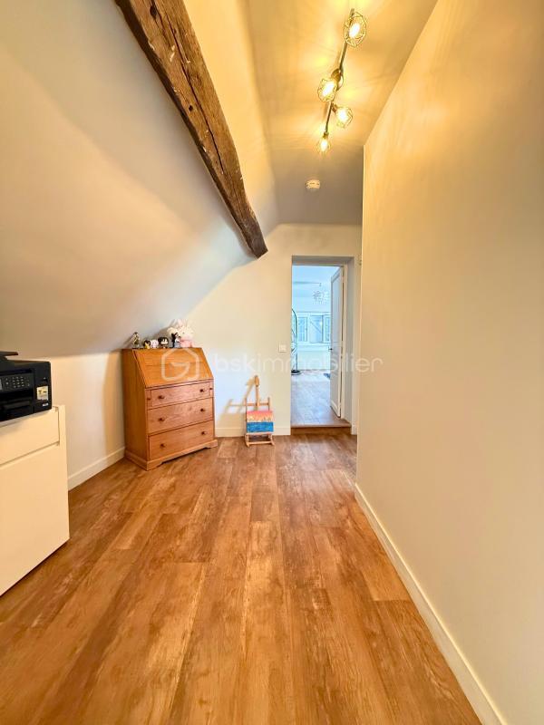 Propriété - 182 m² - 9 pièces