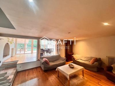 Maison - 192 m² - 9 pièces