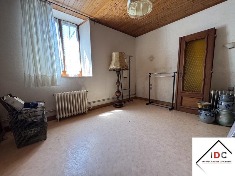 Maison - 213 m² - 3 pièces