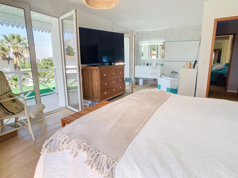 Villa - 284 m² - 8 pièces