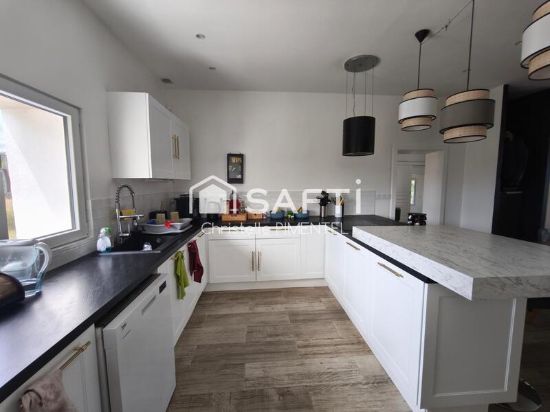 Maison - 198 m² - 6 pièces