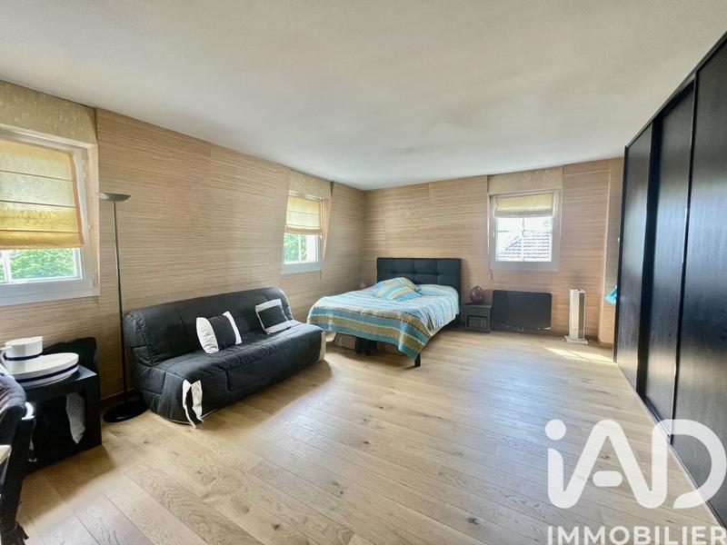 Maison - 213 m² - 8 pièces