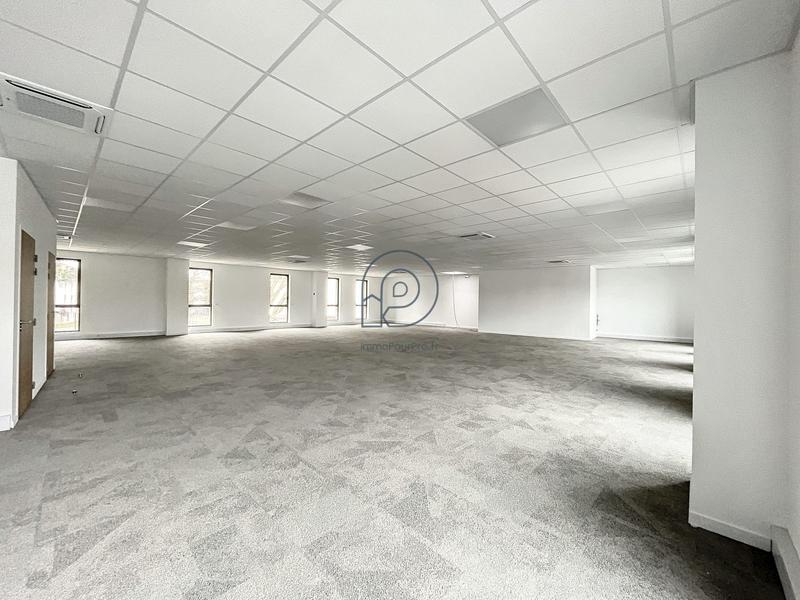 Bureau - 234 m²