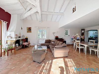 Villa - 287 m² - 8 pièces