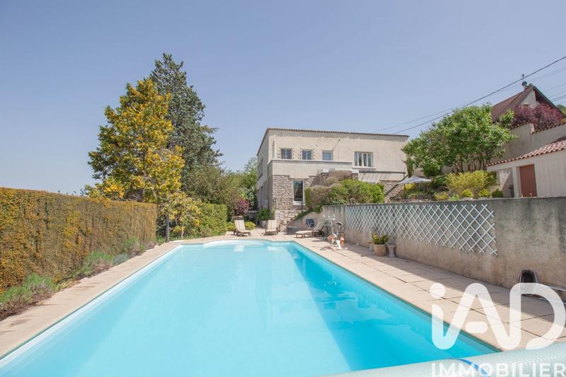 Maison - 270 m² - 7 pièces