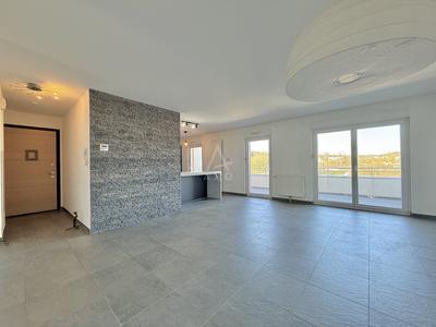 Appartement - 91 m² - 4 pièces