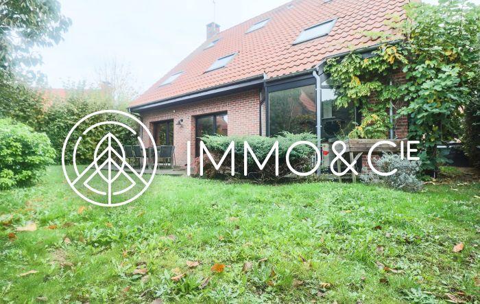 Maison - 230 m² - 8 pièces