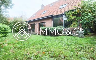 Maison - 230 m² - 8 pièces