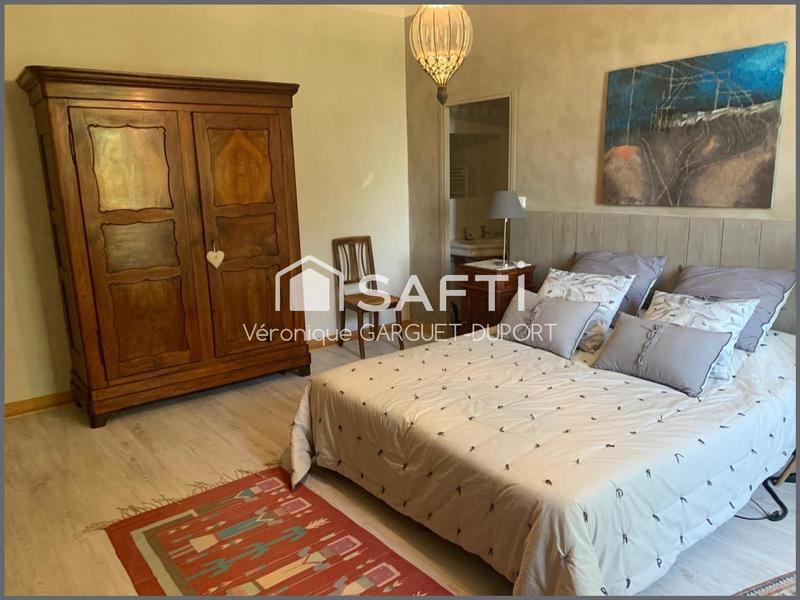 Maison de maîtres - 313 m² - 11 pièces