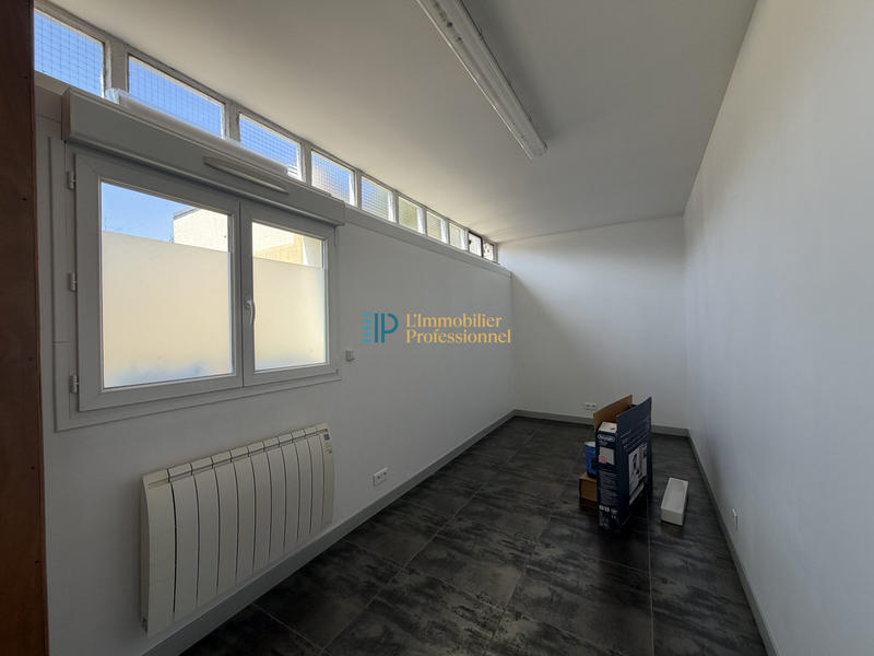 Local commercial - 75 m² - 4 pièces