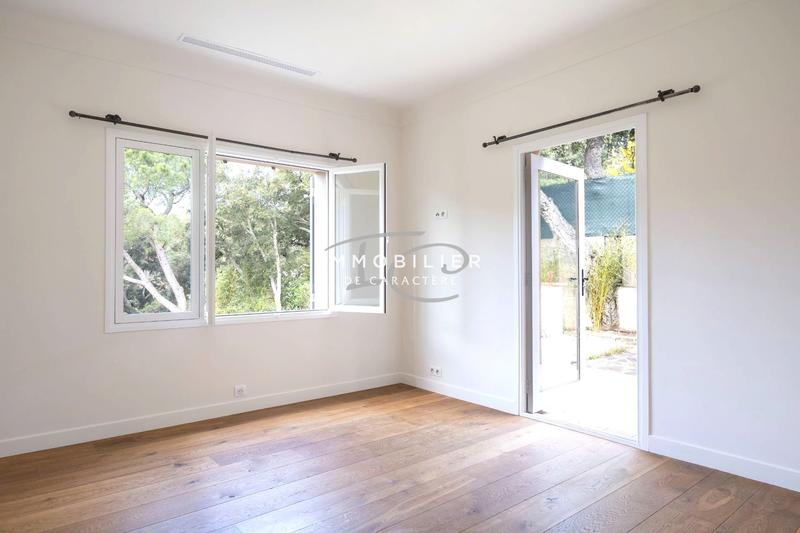 Maison - 225 m² - 8 pièces