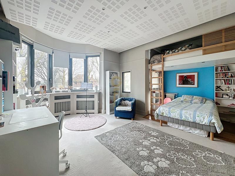 Maison - 219 m² - 6 pièces