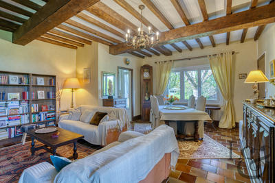 Maison - 208 m² - 9 pièces