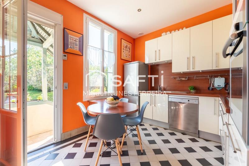 Maison - 206 m² - 10 pièces