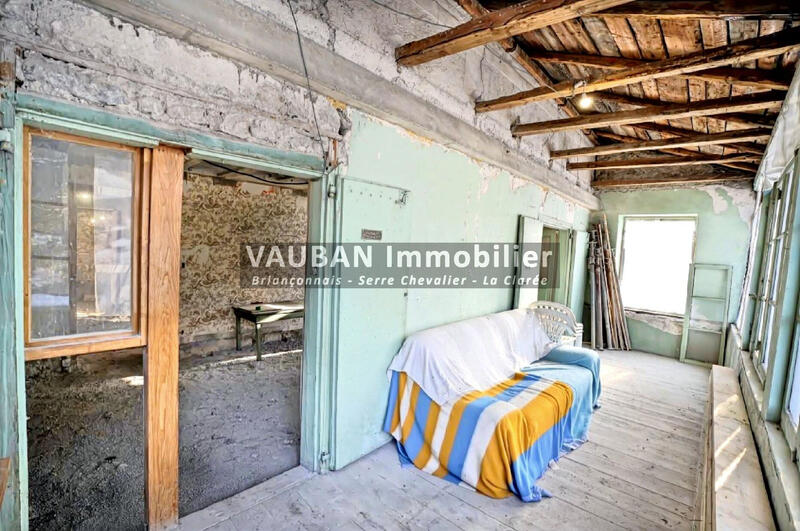 Maison - 400 m² - 20 pièces