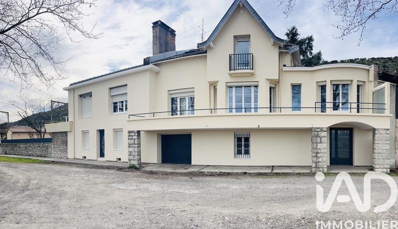 Maison de maîtres - 260 m² - 14 pièces