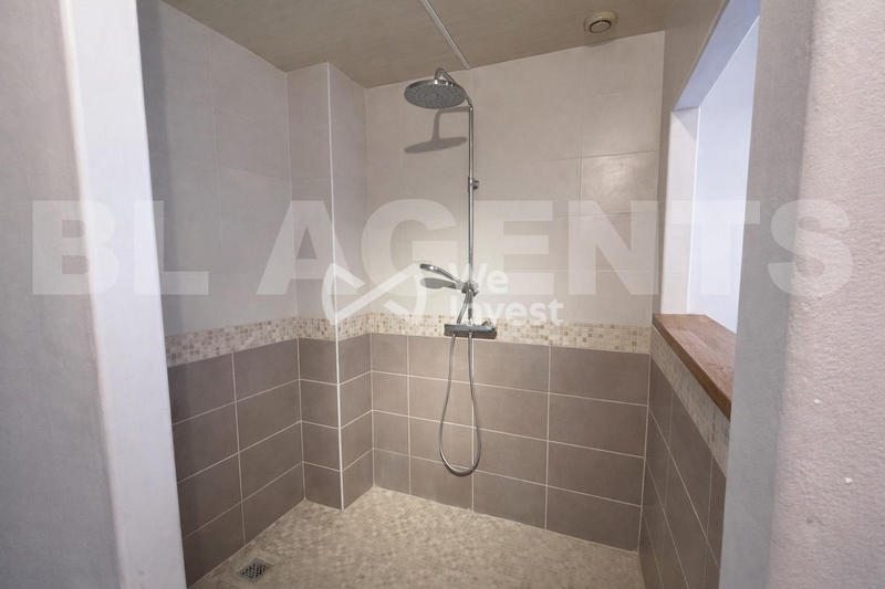 Maison - 200 m² - 9 pièces