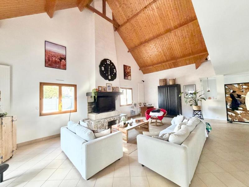 Maison - 250 m² - 5 pièces