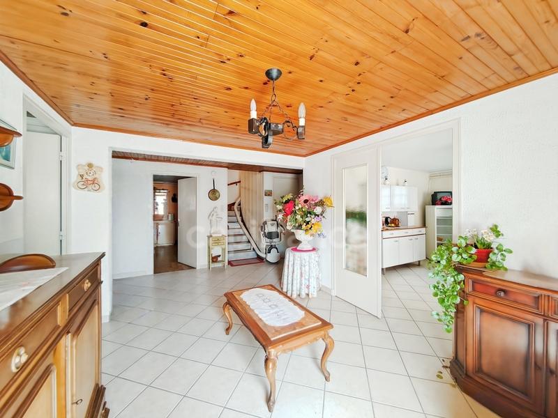 Maison - 280 m² - 10 pièces