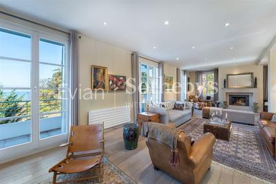 Maison - 340 m² - 6 pièces