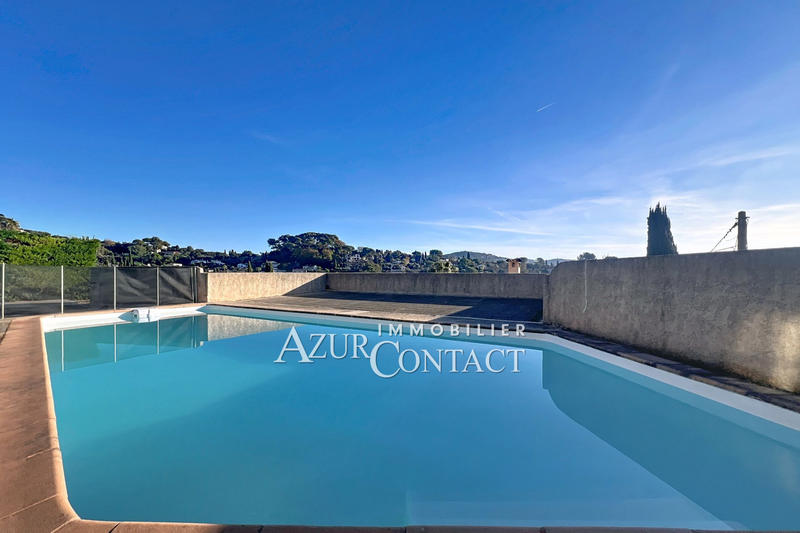 Maison - 300 m² - 10 pièces