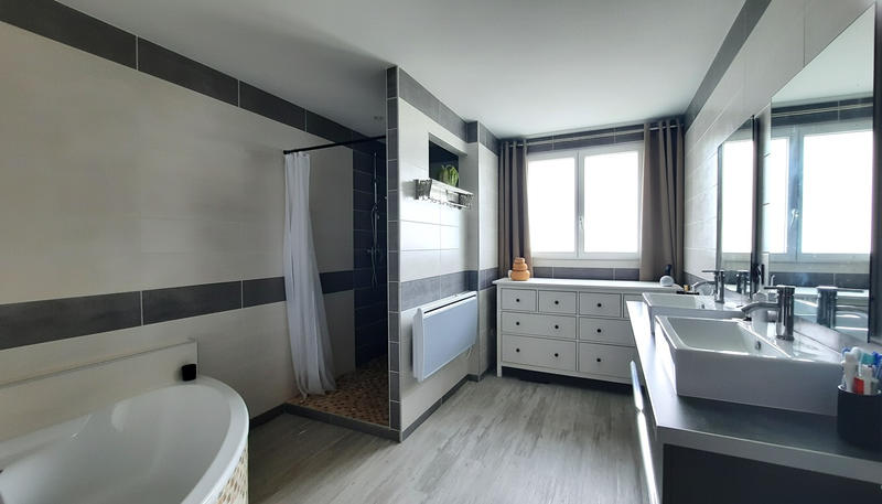 Maison - 364 m² - 9 pièces