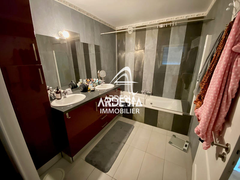 Maison - 189 m² - 6 pièces