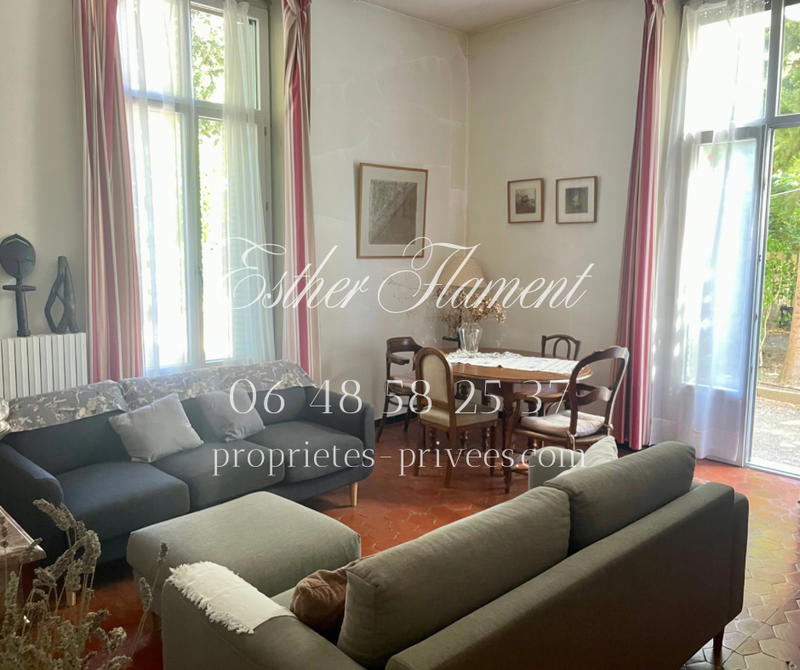 Maison - 220 m² - 10 pièces