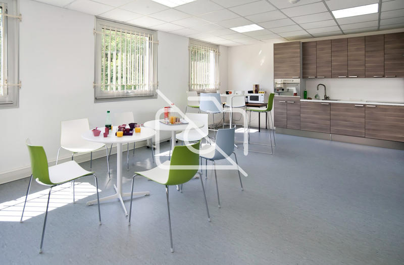 Entrepôt - 1 500 m²