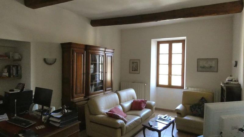 Propriété - 341 m²