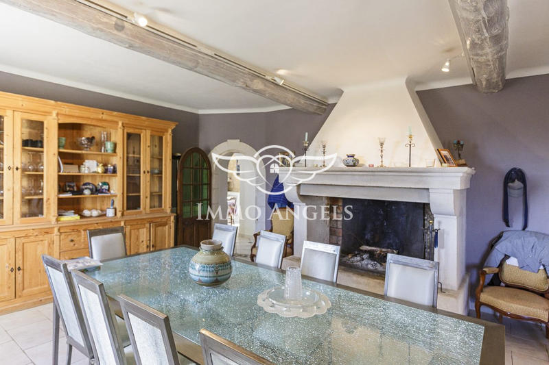 Mas - 320 m² - 10 pièces