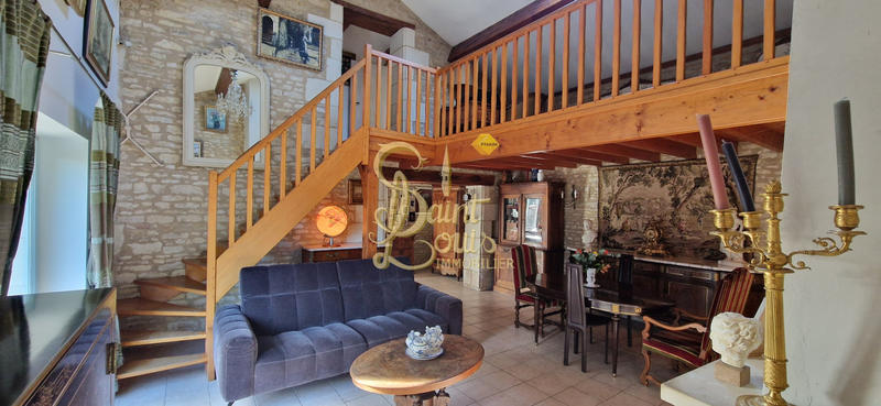 Maison - 237 m² - 7 pièces