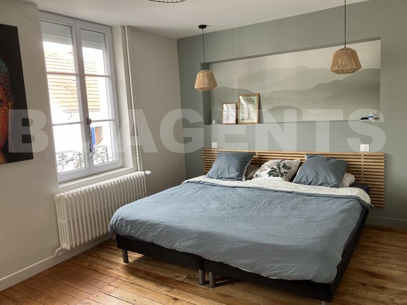 Maison - 255 m² - 10 pièces