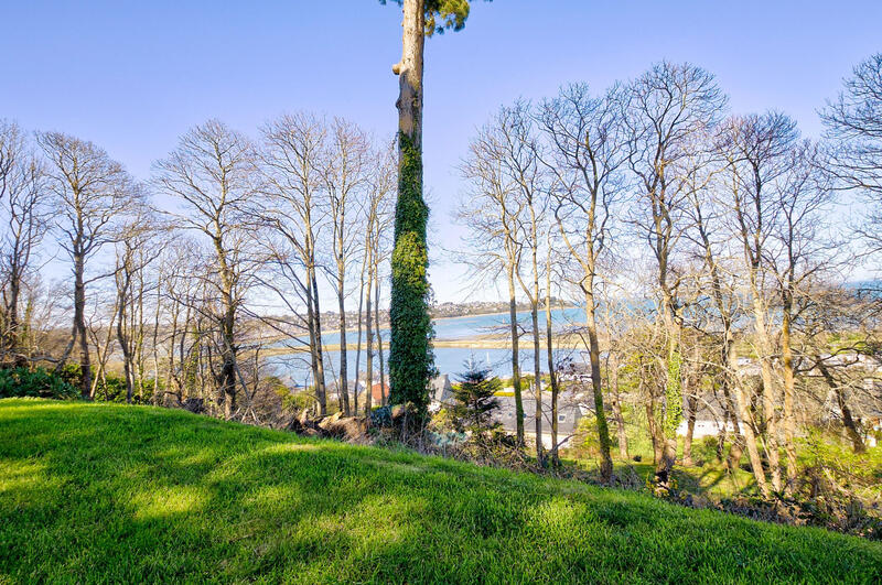 Maison contemporaine - 185 m² - 6 pièces