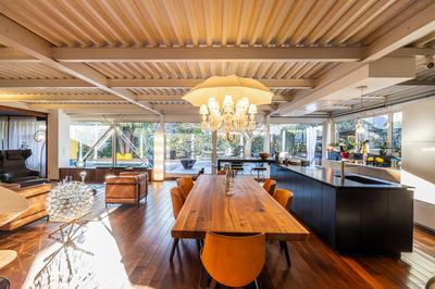 Maison - 397 m² - 8 pièces