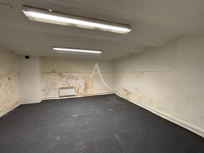 Local d'activité / Entrepôt - 99 m²