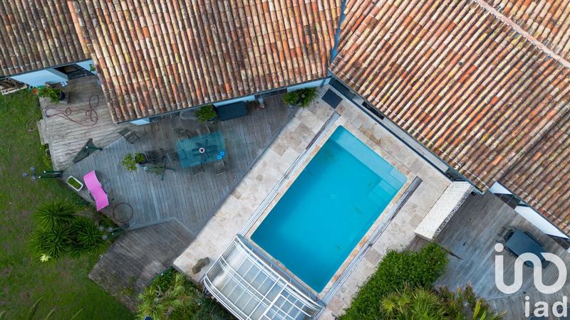 Maison - 220 m² - 5 pièces