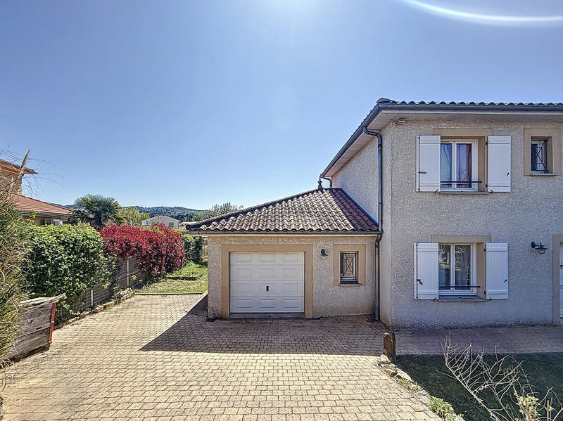 Maison - 122 m² - 6 pièces