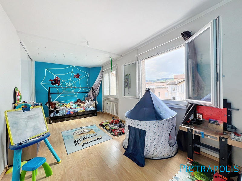 Appartement - 136 m² - 4 pièces