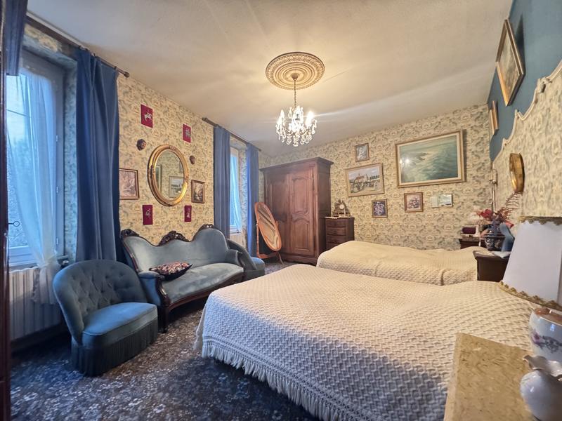 Maison ancienne - 194 m² - 5 pièces