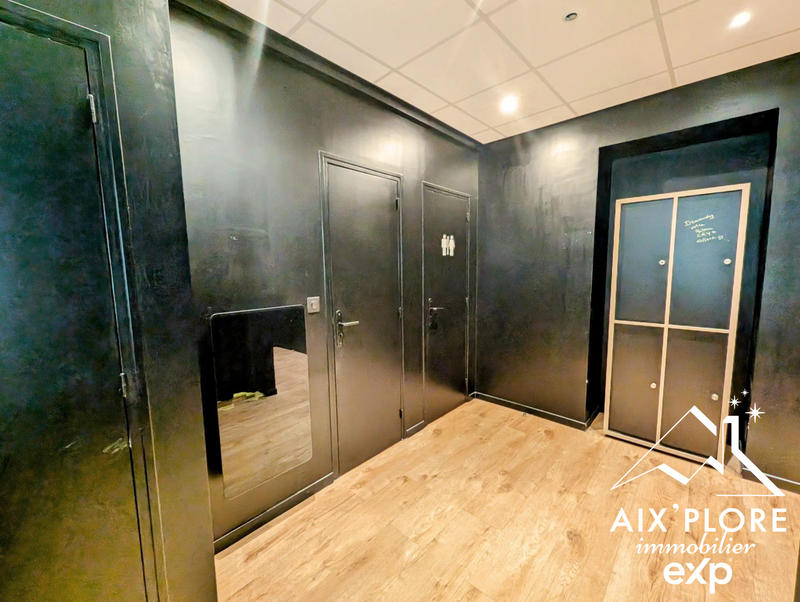 Local d'activités - 81 m²