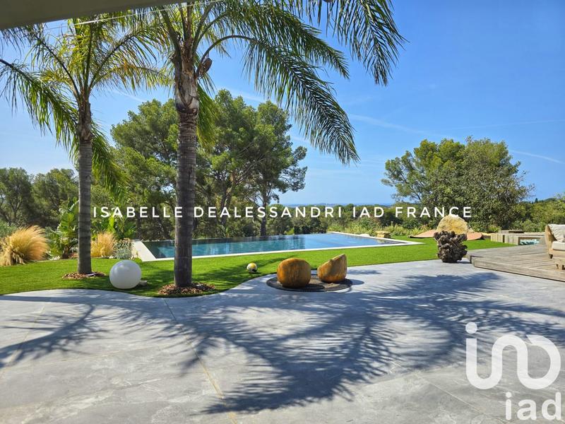 Maison - 340 m² - 10 pièces