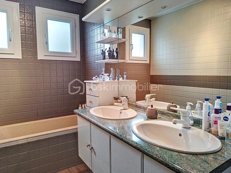 Maison - 115 m² - 5 pièces