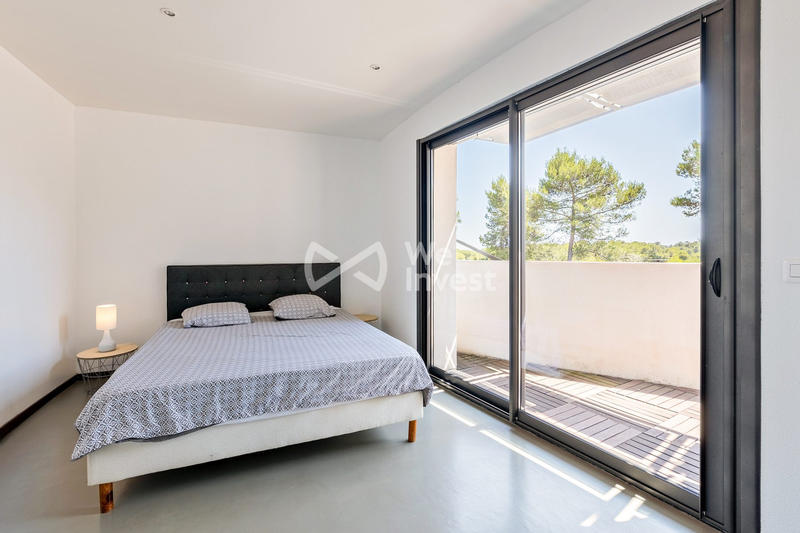 Maison contemporaine - 394 m² - 11 pièces